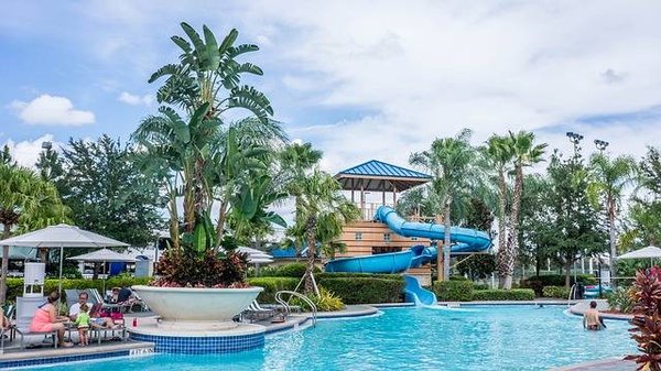 Découverte en famille : les meilleurs parcs aquatiques des Landes pour un été rafraîchissant !
